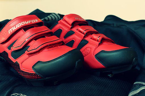 How to Remove Spikes from Golf Shoes
